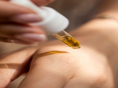 Ceramide AP: dvigubas lobis odos priežiūrai ir vaistams