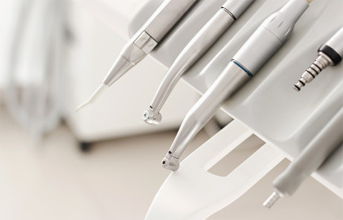 Poli(metilvinileterio/maleino rūgšties) kopolimero taikymas